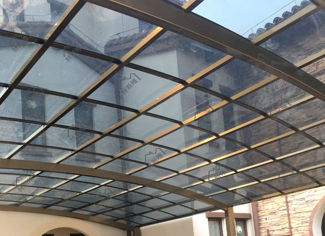 海南海口富力盈溪谷一馬先生