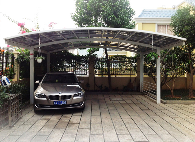 庭院合抱型車棚