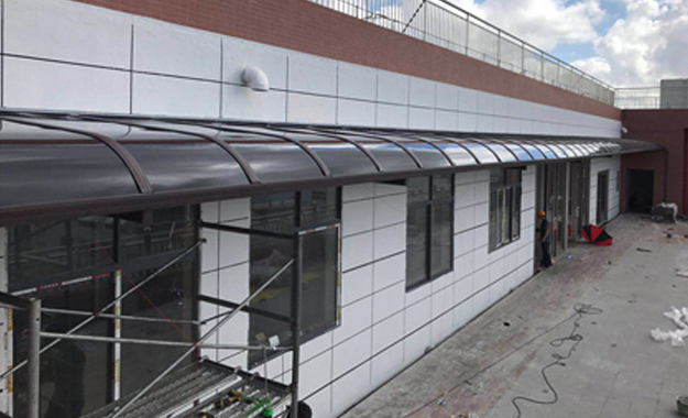 陽(yáng)臺(tái)過(guò)道走廊雨棚案例實(shí)圖